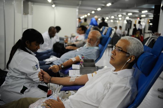 Iniciativa do Hemorio ocorre hoje e amanhã no Largo da Carioca, um dos locais mais movimentados da cidade; campanha objetiva fazer mil coletas de sangue nos dois dias