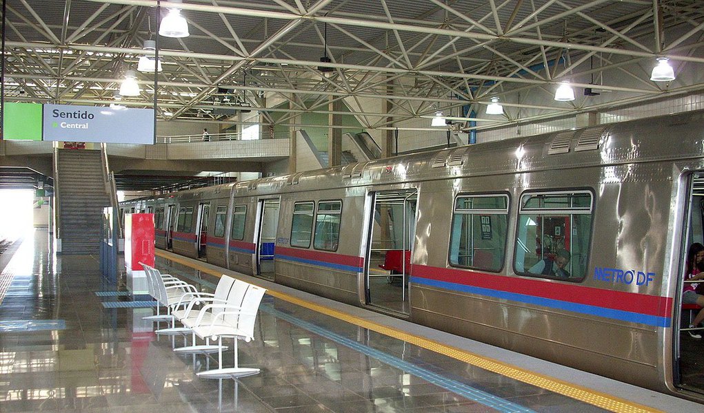 Em audiência realizada pelo TRT, ficou decidido o retorno das atividades do metrô a partir da manhã desta quinta-feira (10); a greve permanece suspensa até a sexta-feira (11), quando serão retomadas as negociações com a presença de representante do Ministério Público do DF; o metrô não descontará qualquer dia parado dos trabalhadores em greve
 