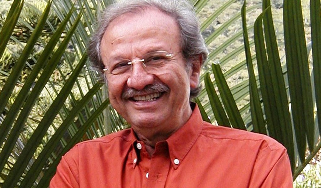 Aos 73 anos, o matemático Jacob Palis, presidente da Academia Brasileira de Ciências, foi eleito para a instituição homóloga da China, juntamente com oito cientistas de cinco países; ele é o primeiro brasileiro a integrar o organismo 