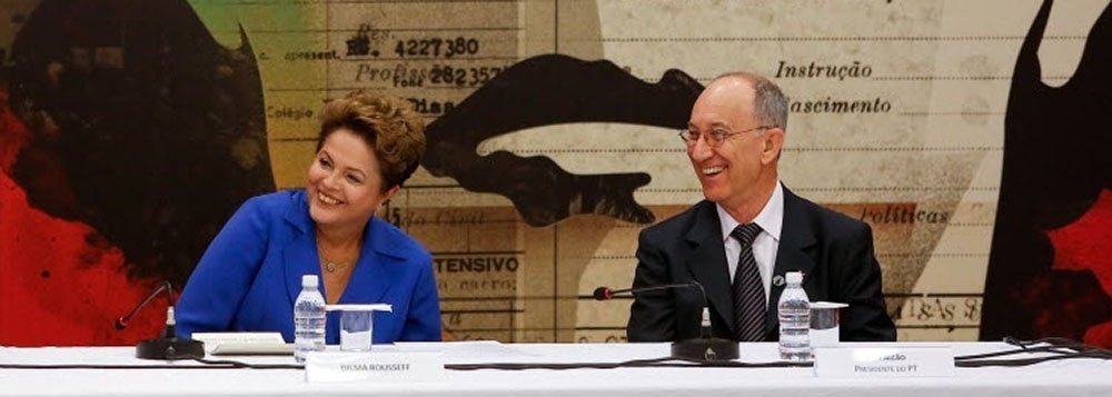 Em seu segundo mandato, presidente Dilma Rousseff deve manter engavetado tema da regulação da mídia, uma demanda do PT; de acordo com ministros, ela vai concentrar suas energias na aprovação da reforma política