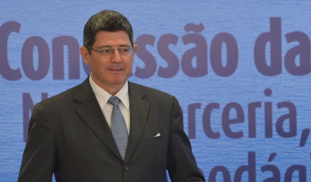 "Estamos examinando. A gente não sabe qual vai ser o resultado (das votações das medidas de ajuste fiscal) do Congresso. Então, estamos aguardado as diferentes opções", disse o ministro da Fazenda, respondendo a questionamento de jornalistas sobre aumento de impostos; ele participou hoje de reunião com representantes do governo na vice-presidência da República; ele acrescentou que cortes no Orçamento devem ficar entre R$ 70 bilhões e R$ 80 bilhões