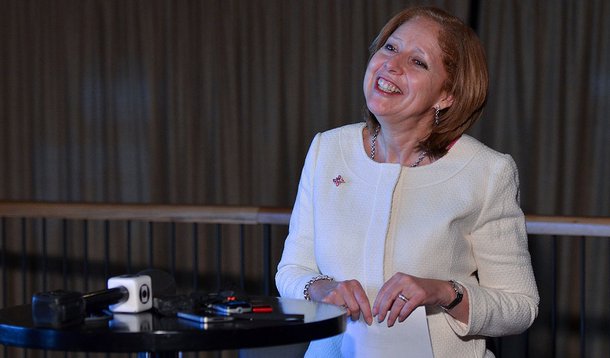 “Os dois governos estão trabalhando para construir uma agenda de uma parceria estratégica, em que o tema comercial vai ser ainda mais importante, assim como o tema de tecnologia, ciência e inovação”, garantiu a representante da diplomacia dos Estados Unidos no Brasil, Liliane Ayalde 