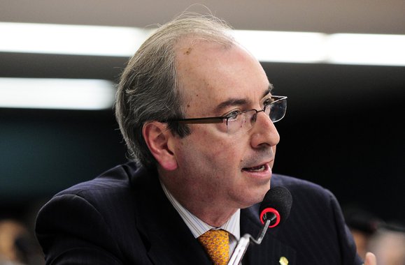 Por unanimidade, ministros do Supremo Tribunal Federal entenderam que não há provas para sustentar a condenação do deputado Eduardo Cunha (PMDB-RJ); segundo o MPF, o parlamentar apresentou documento falso para suspender processo em andamento no TCE-RJ, que apurava sua gestão na Companhia Estadual de Habitação do Rio de Janeiro (Cehab-RJ), entre 1999 e 2000