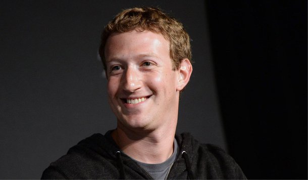 Criador e presidente da Facebook acrescentou o montante à sua fortuna ontem, depois que a maior rede social do mundo fechou com recorde; aumento elevou a riqueza do empresário de 30 anos para US$ 33,3 bilhões, levando-o a superar Brin e Page, assim como o CEO da Amazon.com Inc, Jeff Bezos, no Índice de Bilionários da Bloomberg