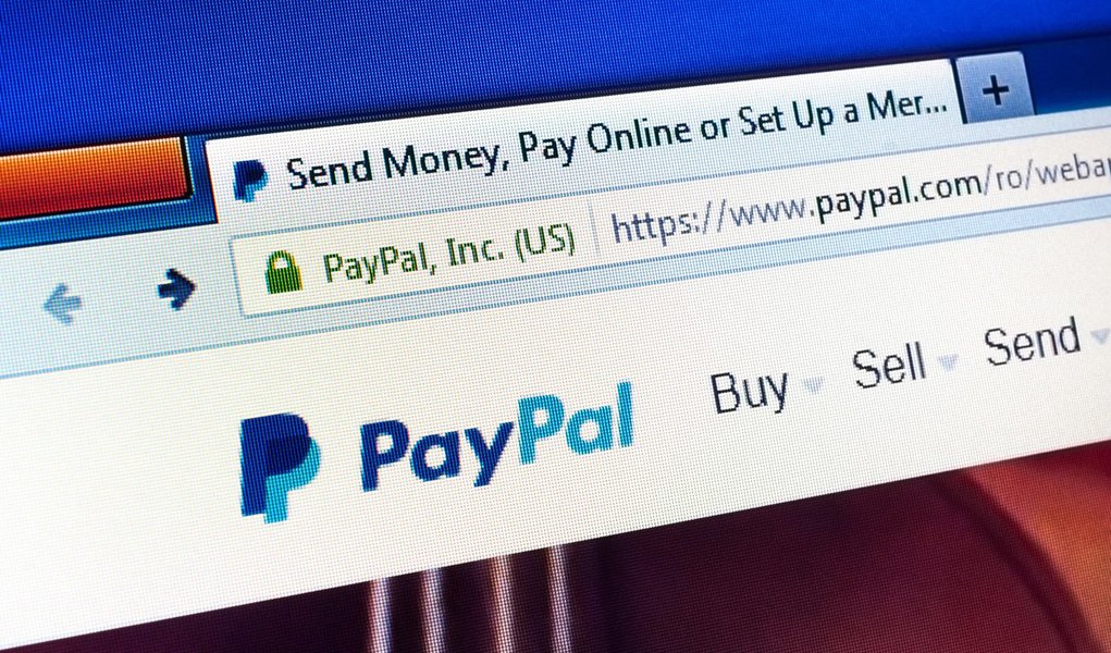 A ação da PayPal chegou a disparar 11 por cento em sua reestréia na Nasdaq nesta segunda-feira, avaliando a companhia de pagamentos eletrônicos em cerca de 52 bilhões de dólares; "A PayPal é o gorila entre as provedoras de pagamento digital independentes, com mais de 160 milhões de contas ativas, escala global e reconhecimento da marca," disseram analistas do JP Morgan