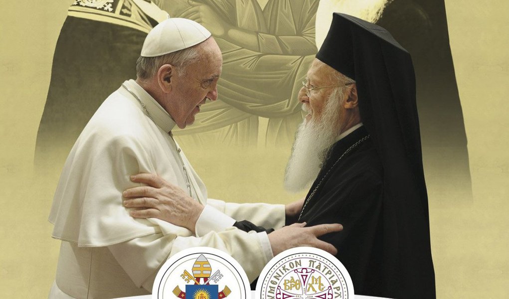 Juntamente com o patriarca Bartolomeu I, líder espiitual de 300 milhões de cristãos ortodoxos no mundo, Francisco disse que as pessoas de todas as fés não podiam ficar indiferentes às vítimas da "desumana e brutal" guerra ao lado e que militantes islâmicos estavam realizando um "pecado profundamente grave contra Deus"