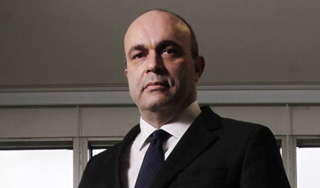 Presidente do Banco do Brasil destacou que as projeções da instituição apontam para um crescimento entre 7% e 11% das operações que envolvem pessoa jurídica; em relação ao setor de óleo e gás, Abreu destacou que o BB não comenta a situação específica de uma empresa, neste caso a Petrobras, e informou que o setor inteiro disporá de R$ 41 bilhões para empréstimo, o que representa 5% da carteira de crédito total