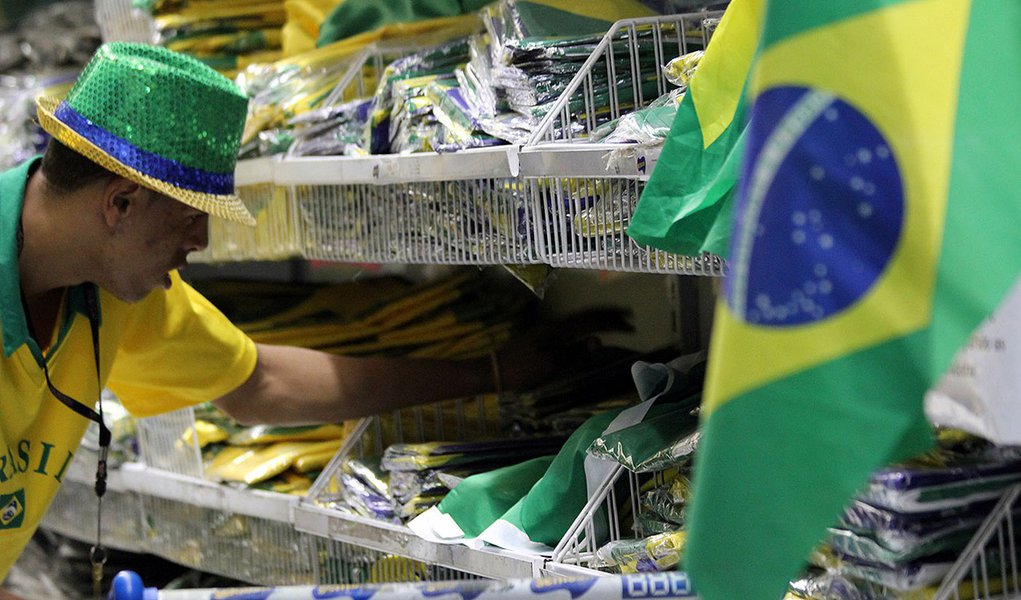 Índice de Confiança do Consumidor (ICC) atingiu 106,9 pontos, após 103,8 pontos em junho, quando havia subido 1,0% para interromper dois meses de queda; apesar da boa notícia, parte do resultado parece ter sido influenciado pela movimentação em torno da Copa, avaliou coordenadora da pesquisa, Viviane Seda