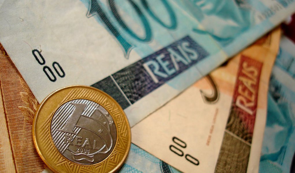 Nos 10 primeiros meses do ano, a economia feita para o pagamento de juros acumula saldo positivo de R$ 33,433 bilhões