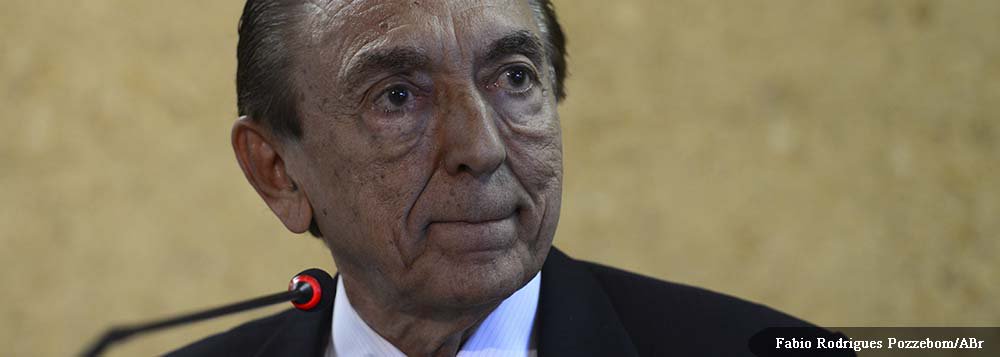 "Não sei nem se terá", respondeu o ministro de Minas e Energia a jornalistas nesta quinta-feira, ao ser questionado se o aumento poderia ser de 6%, para completar o percentual solicitado pela Petrobras