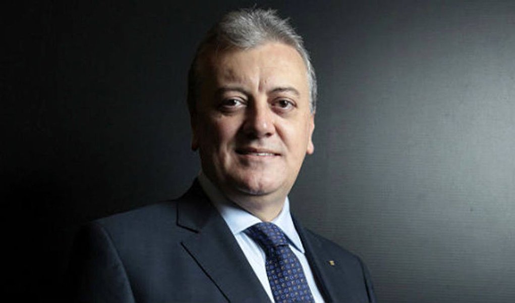 Em esclarecimento enviado à Comissão de Valores Mobiliários (CVM), a estatal comandada por Aldemir Bendine disse não serem "legítimas outras estimativas que não sejam aquelas divulgadas pela própria companhia através de comunicados e fatos relevantes ao mercado", a respeito de cifras veiculadas pela mídia sobre metodologias, cálculos e valores relacionados ao balanço do terceiro trimestre de 2014 e das demonstrações contábeis anuais da empresa