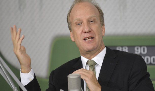 Para o economista Marcelo Neri, ex-ministro da Secretaria de Assuntos Estratégicos e atual chefe do Centro de Políticas Sociais da FGV-RJ, o Brasil vive um "filme dramático" após uma década de avanços; "Nossa trajetória positiva dos últimos anos está em risco", afirma; segundo o economista, no entanto, o Brasil não voltará para os indicadores da era pré-Lula e destaca avanços registrados nos últimos 13 anos de governo do PT; "Em 2000, 45% dos municípios brasileiros tinham um IDH abaixo de 0,5. Em 2010, estavam perto de 0,6. Houve, portanto, uma transformação profunda. E não é só renda", afirmou