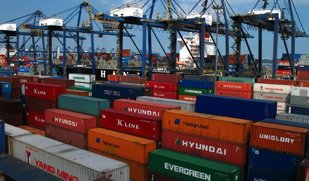 Estudo da Confederação Nacional da Indústria mostra que a participação das importações no consumo continua crescendo; coeficiente de entrada de produtos importados foi 21,8%, crescimento de 0,7% em relação ao segundo trimestre deste ano