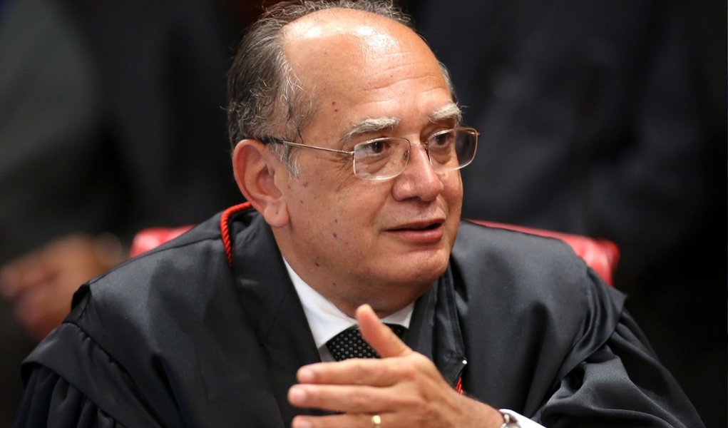 Ministro afirmou que o ex-presidente não teria passado pelo teste do bafômetro antes de realizar discurso em Belo Horizonte, onde fez críticas a Aécio Neves (PSDB); comentário foi feito durante julgamento de ação no TSE contra propaganda eleitoral do PT que usava trecho desse discurso, em que Lula questionou em palanque onde estaria Aécio quando Dilma Rousseff estava presa, lutando pela democracia no País