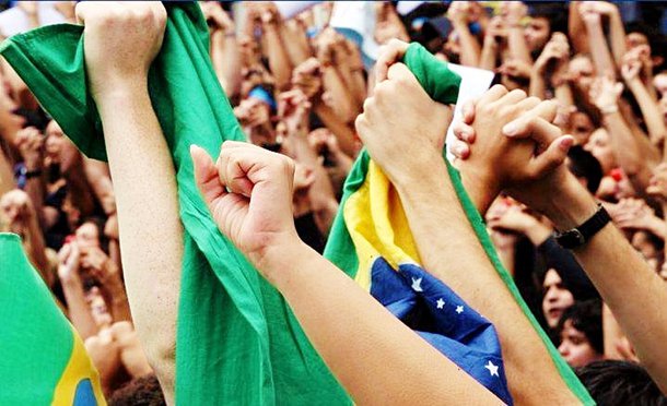 É a hora de colocar a juventude no centro do projeto de desenvolvimento e efetivamente assegurar prioridade nesta agenda, aproveitando o bônus demográfico e toda criatividade e potência da maior geração de jovens da história