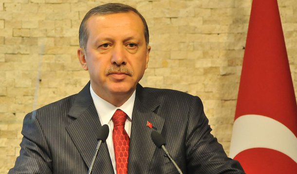 A Turquia está se encaminhando rapidamente para uma nova eleição e somente uma solução envolvendo a "vontade do povo" pode quebrar o impasse político depois de o partido governista AK não ter conseguido formar um novo governo, segundo o presidente turco, Tayyip Erdogan; "Devido ao fracasso para formar um governo, nós temos que buscar uma solução com a vontade do povo", disse Erdogan