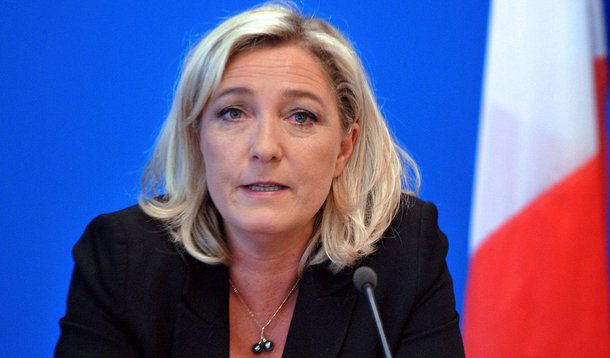 "É evidente que estamos entrando em uma nova fase, o duopólio da política francesa foi quebrado e temos de contar com uma terceira força", disse Le Pen