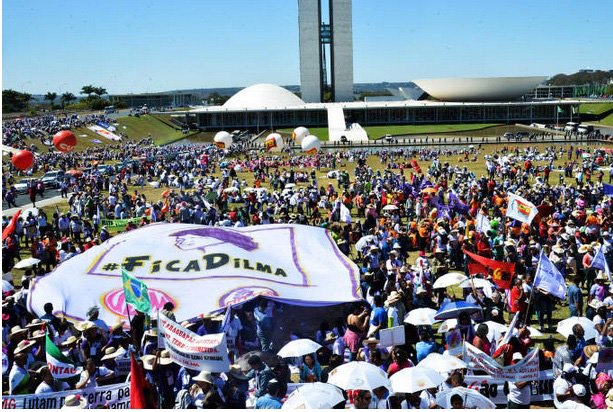 A mídia deu pouco destaque para o ato das Margaridas, mas o fato é que esse e outros atos de apoio à legalidade democrática que irão ocorrer antes e depois dos protestos golpistas de domingo próximo revelarão que haverá reações a qualquer tentativa de ruptura democrática no país