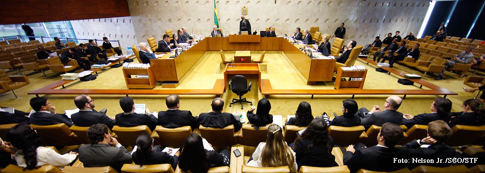 Prazo para réus da AP 470 apresentarem novos recursos deverá contar a partir da semana que vem, quando resumo das decisões for apresentado; dos 25 condenados no caso, 12 deles, contando com o ex-ministro José Dirceu, têm direito a apresentar embargos infringentes – o que abriria possibilidade de penas em semiaberto com novas condenações por lavagem de dinheiro e formação de quadrilha 
