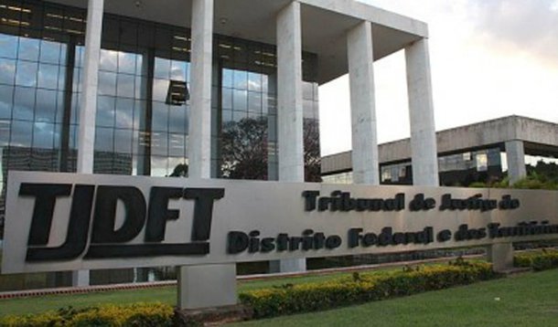Projeto de Lei em tramitação na Câmara dos Deputados cria para o Tribunal de Justiça do Distrito Federal e Territórios (TJDFT) 182 cargos de analista judiciário, 173 de técnico judiciário, 25 cargos comissionados e 200 funções comissionadas; a maioria dos novos cargos e funções deve ser destinada a quatro fóruns criados em regiões administrativas do DF (Guará, Recanto das Emas, Itapoã e Águas Claras). A expectativa é que a nova estrutura atenda 382 mil pessoas; novos cargos e funções deverão custar de R$ 46,3 milhões em 2014 e 49,5 milhões de 2015 a 2017