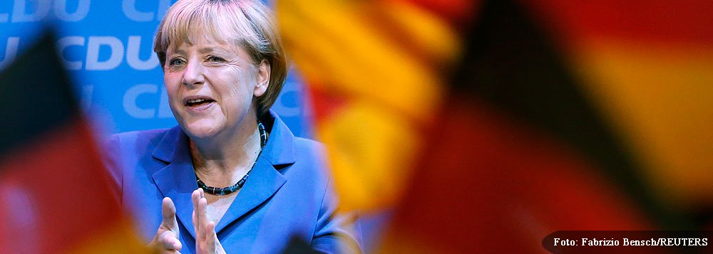 Merkel, de 59 anos, reconheceu a dificuldade do desafio que tem pela frente, ao ser perguntada no domingo à noite se planejava buscar alianças com os outros partidos; "talvez a gente não encontro ninguém que queira fazer alguma coisa conosco", disse ela.