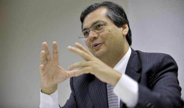 Governador do Maranhão, Flávio Dino instalou o Comitê Gestor do Plano de Ações Mais IDH; órgão que será responsável por promover as políticas públicas articuladas em setores como: combate ao analfabetismo e a precarização das escolas públicas, fornecimento de água, habitação, geração de emprego e renda e produção na agricultura familiar; as propostas do Plano de Ações Mais IDH serão coordenadas pela Secretaria de Estado de Direitos Humanos (SEDIHPOP) e chegarão aos 30 municípios de menor Índice de Desenvolvimento Humano Municipal
 
 