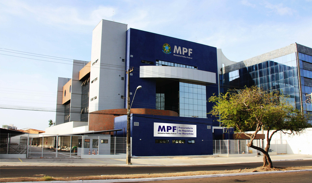 Ministério Público do Maranhão (MPMA), por meio da Promotoria de Justiça de Igarapé Grande, ajuizou, em 15 de julho, Ação Civil Pública de Obrigação de Fazer, com pedido de liminar, contra o Estado do Maranhão requerendo a retomada, em 72 horas, do repasse de R$ 100 mil ao Município de Bernardo do Mearim, para o restabelecimento dos serviços de pronto atendimento, urgência e emergência no hospital municipal; atualmente, a unidade hospitalar está fechada devido à interrupção dos repasses estaduais, referentes à área de saúde