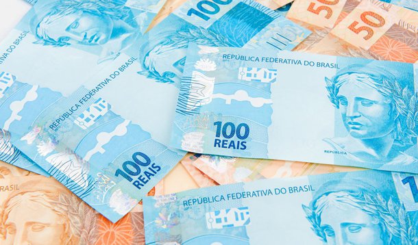 O retrato das finanças dos municípios fluminenses em 2012, indica que os serviços e royalties elevaram as receitas dos municípios do estado do Rio de Janeiro em 6,6% em relação a 2011, totalizando R$ 40,97 bilhões; os dados forma registrados no anuário Finanças dos Municípios Fluminenses