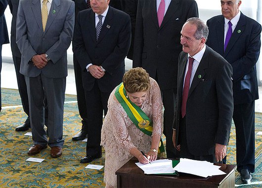 Convocado pela presidenta Dilma para o grande desafio de comandar o ministério da Ciência, Tecnologia e Inovação, não tenho dúvidas que o camarada Aldo Rebelo fará um grandioso trabalho nessa importante área para o desenvolvimento de nosso País