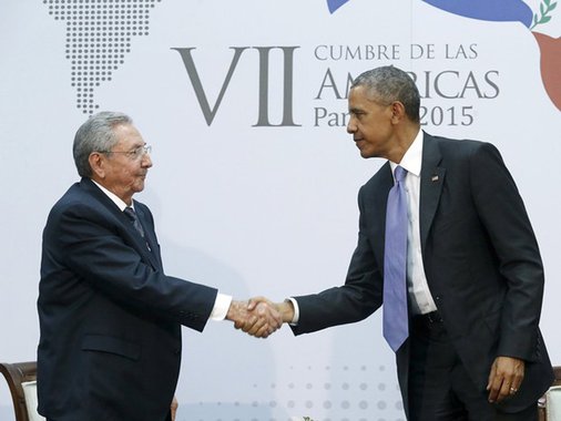 Durante reunião com o presidente cubano, neste sábado, na Cúpula das Américas, Obama afirmou que continuará pressionando Cuba sobre o tema de direitos humanos; da sua parte, Castro afirmou que seguirá dando passos para normalizar os laços entre as duas nações e que estão dispostos a discutir tudo "com muito respeito às ideias"