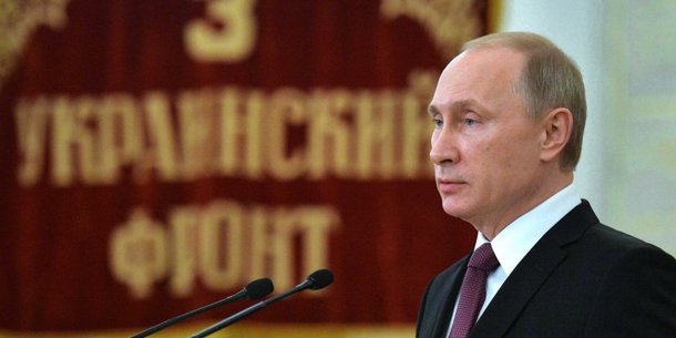 presidente russo, Vladimir Putin, prometeu neste sábado à mãe do político de oposição assassinado Boris Nemtsov que tudo será feito para encontrar e punir os assassinos de seu filho, de acordo com informações do Kremlin; Nemtsov, de 55 anos, levou quatro tiros nas costas perto do Kremlin, no centro de Moscou nesta sexta-feira; em um telegrama para Dina Eydman, mãe de Nemtsov, Putin disse: "Tudo será feito para que os organizadores e executores desse crime vil e cínico sejam punidos"