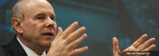 Segundo o ministro da Fazenda, novos desequilíbrios à economia mundial devem ocorrer quando a maior economia do mundo voltar a elevar os juros; para Guido Mantega, no entanto, o aperto monetário nos EUA deve ocorrer apenas depois de 2014