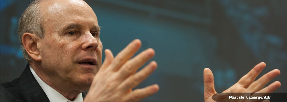 Segundo o ministro da Fazenda, novos desequilíbrios à economia mundial devem ocorrer quando a maior economia do mundo voltar a elevar os juros; para Guido Mantega, no entanto, o aperto monetário nos EUA deve ocorrer apenas depois de 2014