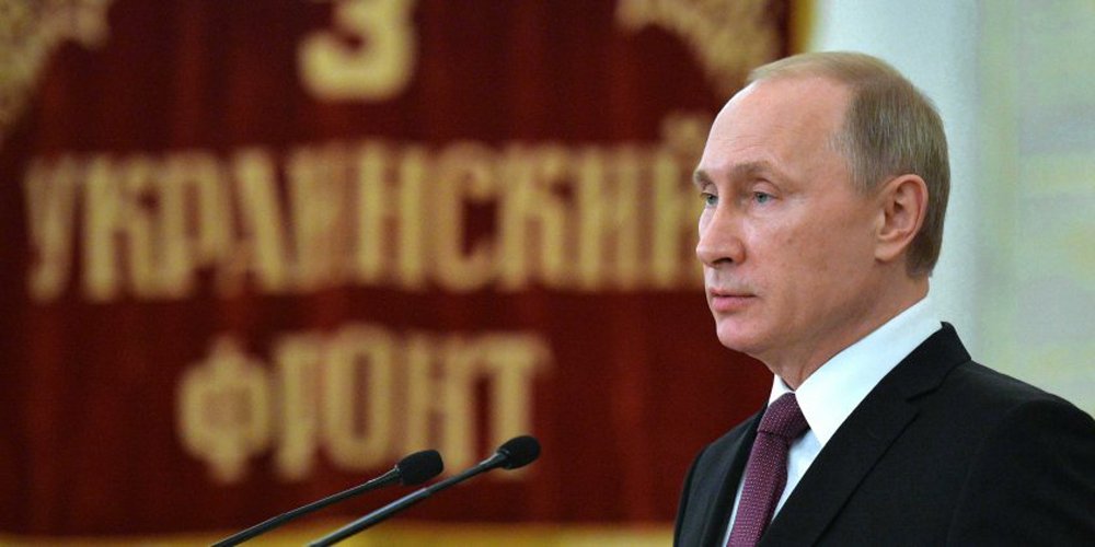 presidente russo, Vladimir Putin, prometeu neste sábado à mãe do político de oposição assassinado Boris Nemtsov que tudo será feito para encontrar e punir os assassinos de seu filho, de acordo com informações do Kremlin; Nemtsov, de 55 anos, levou quatro tiros nas costas perto do Kremlin, no centro de Moscou nesta sexta-feira; em um telegrama para Dina Eydman, mãe de Nemtsov, Putin disse: "Tudo será feito para que os organizadores e executores desse crime vil e cínico sejam punidos"