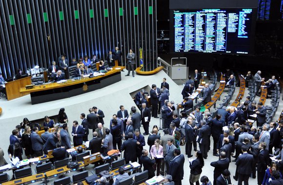 Mesmo com o acordo de líderes partidários firmado ontem, Projeto de Lei 393/11 não será votado nesta quarta-feira 23 no plenário da Câmara; texto prevê a publicação de biografias independentemente da autorização do personagem ou da família