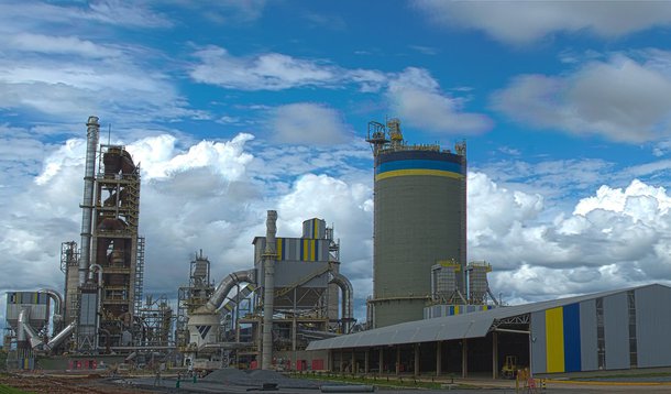 Conselho Administrativo de Defesa Econômica (Cade) definiu prazo de 30 dias para que as cimenteiras condenadas no processo de cartel julgado ano passado pelo órgão antitruste paguem multas que somam 3,1 bilhões de reais; órgão ainda deu prazo de um ano para que as empresas condenadas realizem as vendas de participações em ativos de cimento e concreto que integram a decisão já tomada pelo Cade