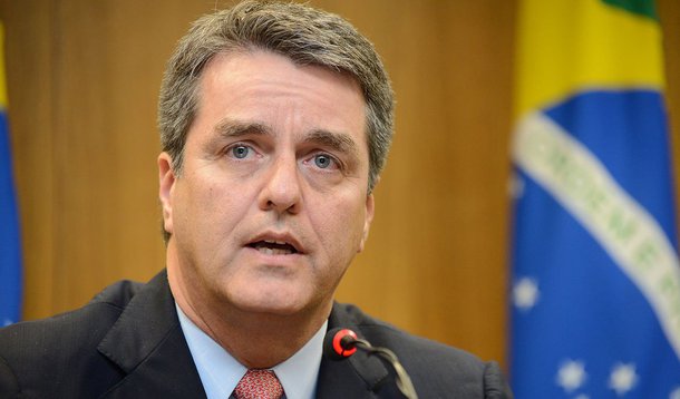 O Brasil obteve decisão favorável na OMC em relação aos subsídios concedidos pelos Estados Unidos ao algodão; posteriormente, fez acordo com os norte-americanos para pagamento anual de US$ 147 milhões ao Instituto Brasileiro do Algodão; desde setembro deste ano, no entanto, os EUA suspenderam os repasses alegando cortes automáticos no orçamento; na quarta (18), o Brasil decidiu que abrirá consulta pública sobre retaliação no âmbito da propriedade intelectual, a partir de 2 de janeiro