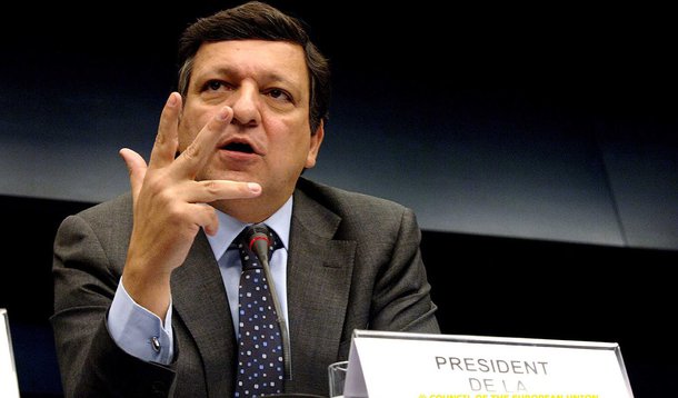 Montante está no quadro do pacote de ajuda a Kiev aprovado pelos líderes da Comissão Europeia na cúpula extraordinária de 6 de março; presidente da organização, José Manuel Durão Barroso espera que o empréstimo, de médio prazo, seja formalmente aprovado nas próximas semanas