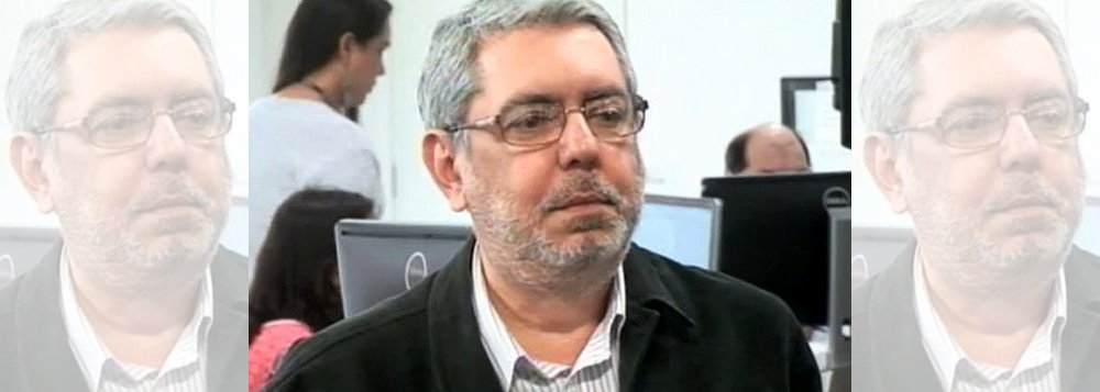 O jornalista Ricardo Melo, colunista da Folha de S. Paulo, assumiu a Diretoria de Jornalismo da Empresa Brasil de Comunicação (EBC); ele ocupa a vaga deixada por Nereide Beirão; além de Melo, o jornalista Albino Castro vai atuar como assessor especial da presidência da EBC; “Eles chegam com a missão de nos ajudar na consolidação de uma Empresa com excelência em conteúdo e com foco na comunicação pública”, ressalta o presidente da EBC, Américo Martins
