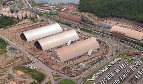 O primeiro navio do novo terminal de grãos Tegram, em São Luís, vai atracar no dia 10 de março para carregar 66 mil toneladas de soja para a China, marcando o início das operações de mais um importante ponto de escoamento da safra brasileira; estimativa do consórcio que opera o Tegram é que o terminal consiga exportar cerca de 2 milhões de toneladas de soja e milho ainda em 2015; primeira fase do complexo deverá operar com capacidade total, de 5 milhões de toneladas anuais, dentro de dois ou três anos
