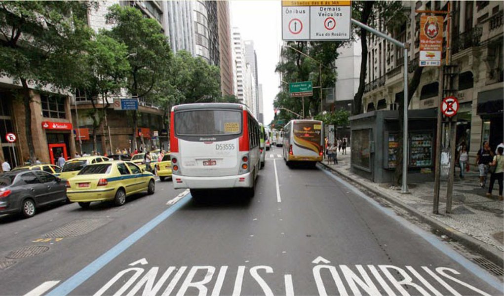 A Prefeitura do Rio, por meio da Secretaria Municipal de Transportes e da CET-Rio, inaugura neste sábado (02) o BRS Voluntários da Pátria, em Botafogo, na Zona Sul da cidade; o mais novo corredor preferencial para ônibus terá três quilômetros e ordenará as linhas que circulam pela Rua Voluntários da Pátria e as que passam somente pela Praia de Botafogo