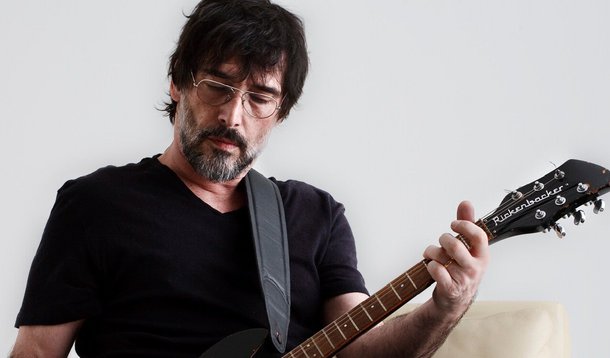 No último mês, o cantor não conseguiu atrair sequer metade da ocupação do Teatro Bradesco, em São Paulo, que possui capacidade máxima para 1.400 pessoas. Desta vez, o artista teve um show cancelado na cidade de Novo Hamburgo devido à falta de interesse do público; agressões à presidenta Dilma e ao PT marcam apresentações da turnê "Lobão Sem Filtro"