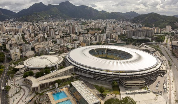 Começou neste domingo (18), para o Corpo de Bombeiros do Rio de janeiro, a Operação Especial para a Copa do Mundo; quase dois mil militares foram convocados; o efetivo diário será reforçado em 50%; dez grupos táticos ficarão a postos para emergência em vias estratégicas nas proximidades dos hotéis, centros de treinamentos, em eventos e nos pontos turísticos; em dias de jogos150 bombeiros e 50 agentes da Defesa Civil Estadual estarão posicionados no interior e no entorno do Maracanã