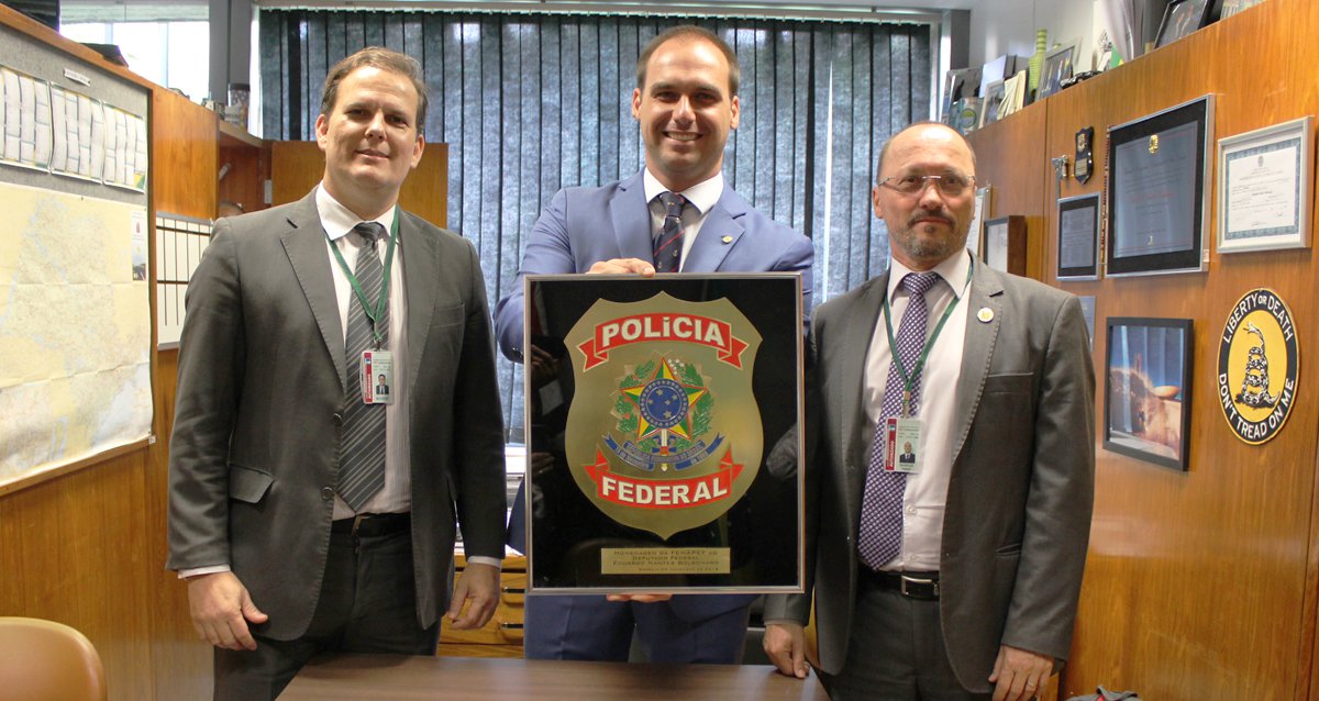 Há ineficiência ou má fé da PF na prorrogação do inquérito sobre Bolsonaro