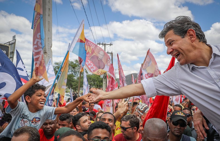 Haddad assume a ponta do campo progressista