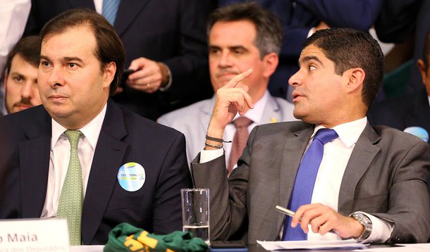 DEM já discute segundo turno entre Haddad e Bolsonaro