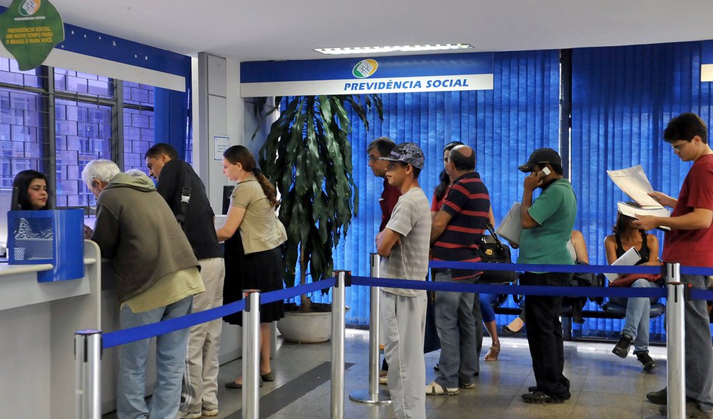 Defendida por candidatos, capitalização da previdência é risco para aposentados