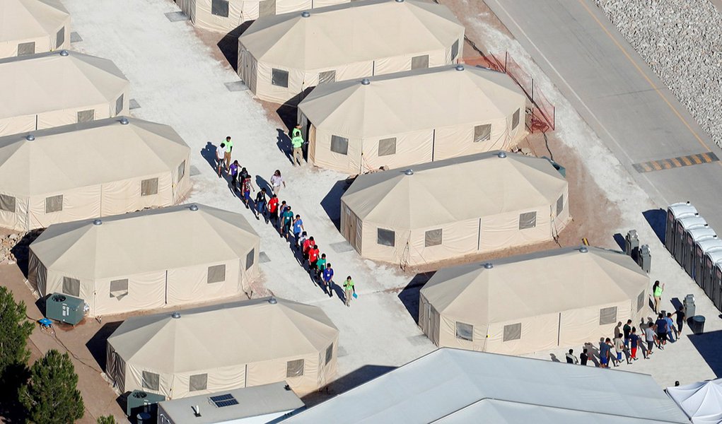 México nega ter aceitado oferta de ajuda dos EUA para repatriar imigrantes