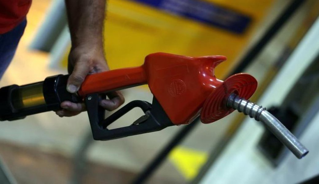 Petrobras eleva gasolina; diesel permanece inalterado