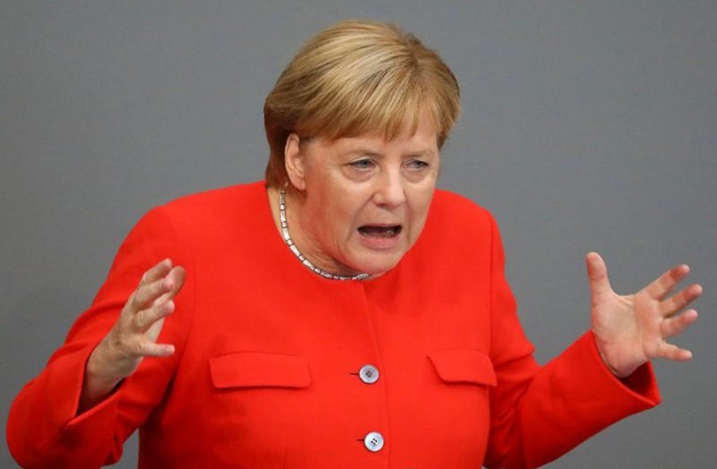 Merkel condena xenofobia da extrema-direita alemã e slogans nazistas